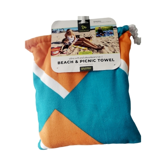 Travelon Beach and Picnic Towel Geometric Pattern Orange White and Blue New - Picture 1 of 1